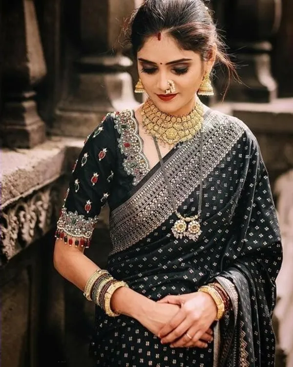 Black_Embellished_Banarasi_Jacquard_Saree_(Black)